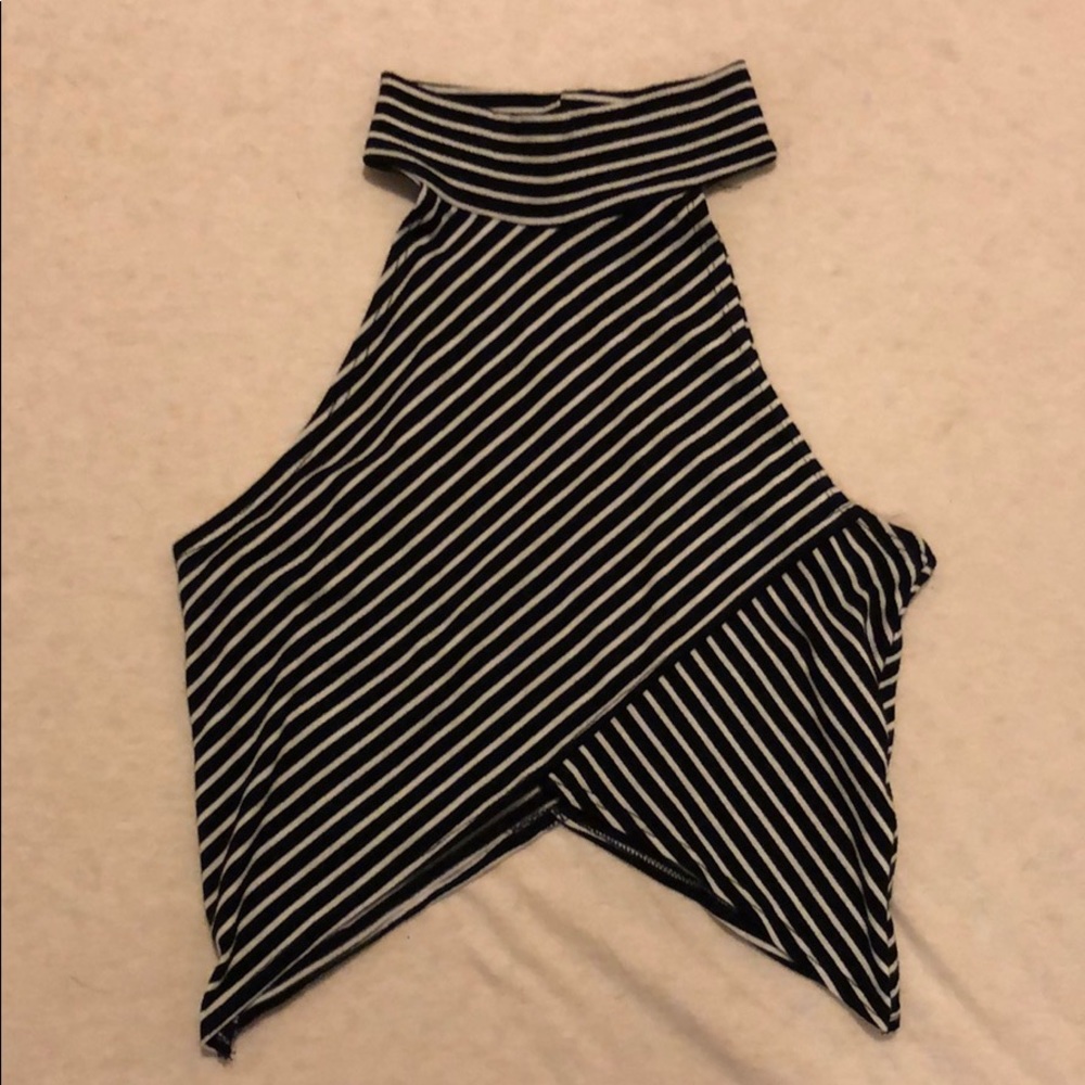 Heart&Hips sleeveless crop top